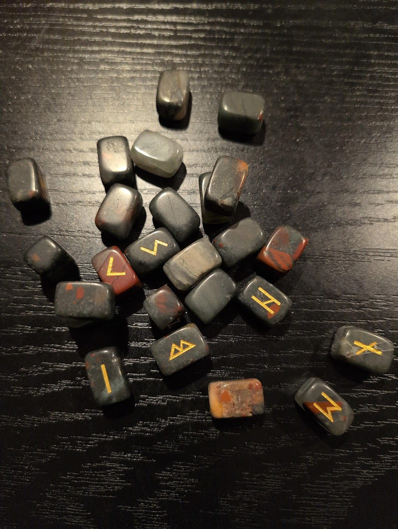 Bloodstone Rune Set